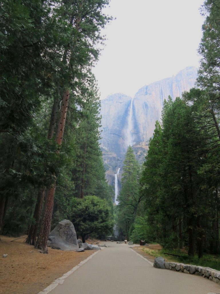 Cascade impressionnante de Yosemite